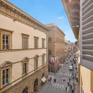 tornabuoni-apartments-florence.it-tuscanyhotel.com/