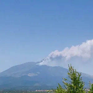 Maison d'hôtes La Finestra Sull'etna, Motta SantʼAnastasia